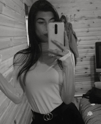 Живу в Москве и готова подарить тебе незабываемые моменты. Возможности у меня безграничные: от классического секса до экспериментов в постели. С жаркими поцелуями я умею вышибить дыхание из твоего тела. Оставлю на тебе след; обещаю, ты ни о чем не пожалеешь. Привлекательна и опытна, создана для наслаждения. Фото мои, отзывы тамже. Жду встречи и обещаю, ты останешься доволен.💋 2222, 22 года